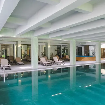 Otel Orbita Yukarı Cuma